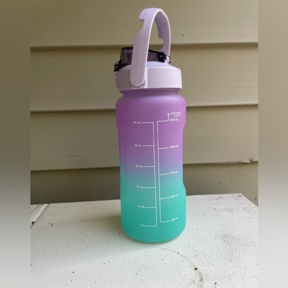 WATER BOTTLE
